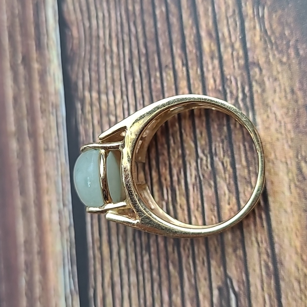 BEAUTIFUL OVAL JADE CUSTOM 14KT YELLOW GOLD FILIGREE RING - Picture 6 of 13